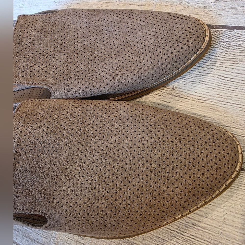 Indigo Rd. Size 10 Hayze Faux Suede Perforated Slip On Taupe Mule Almond Toe New - Picture 4 of 8